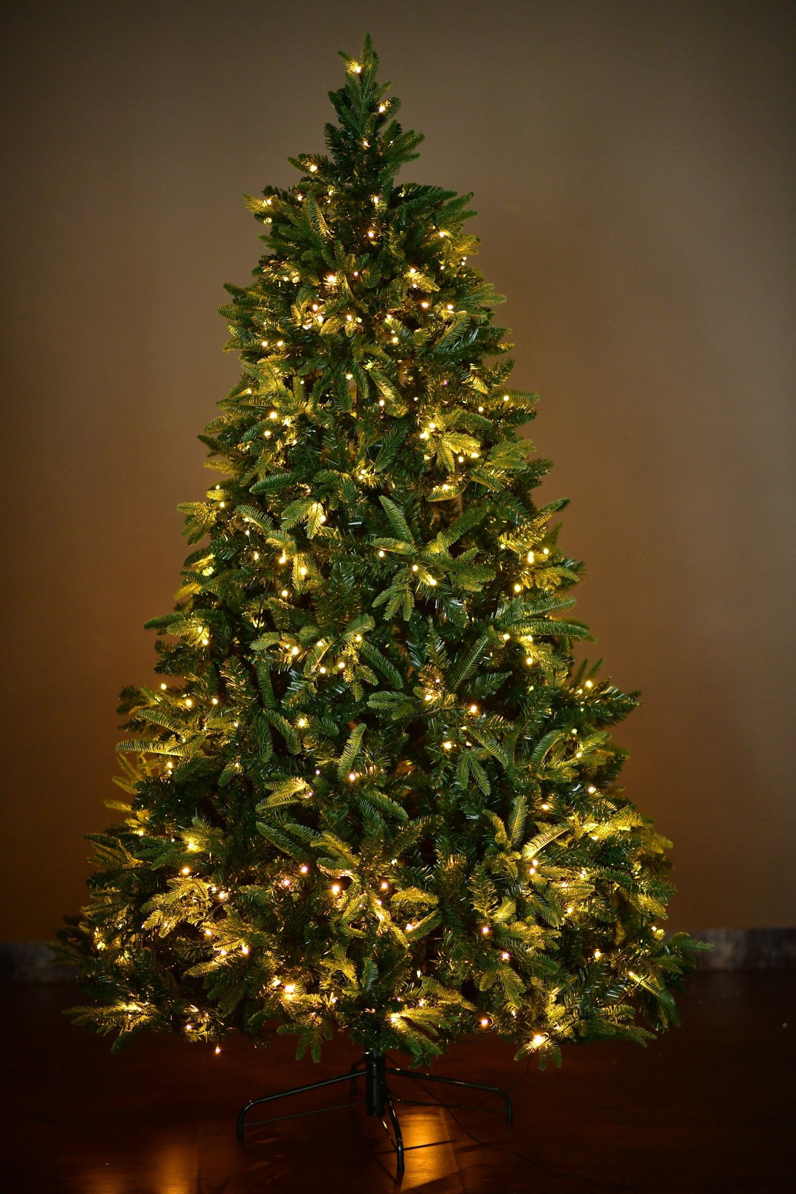 Brad Artificial cu ace 2D+3D,450 leduri Deluxe Noble, suport metalic, 210 cm - imagine 3